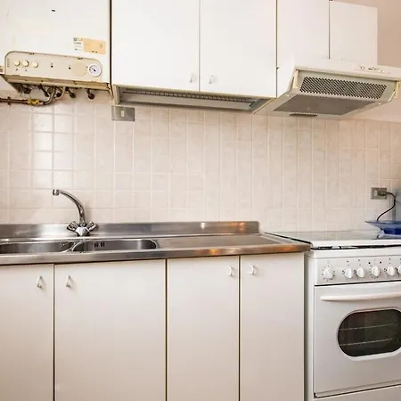 Apartament Isa 3 *